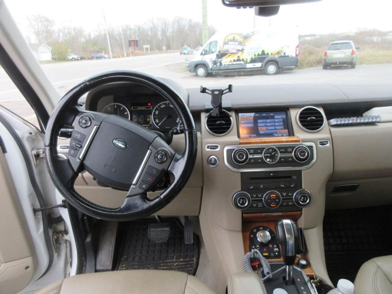 2011 Land Rover LR4 HSE Photo