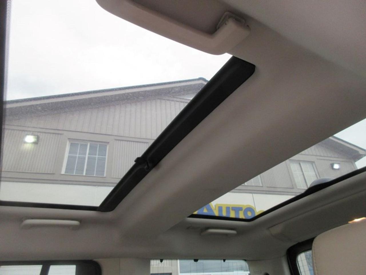 2011 Land Rover LR4 HSE Photo