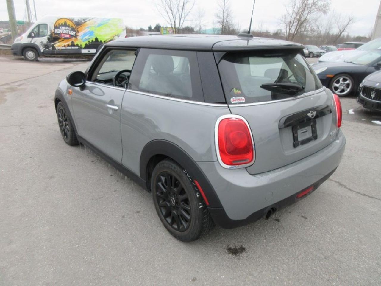 2016 MINI Cooper  Photo