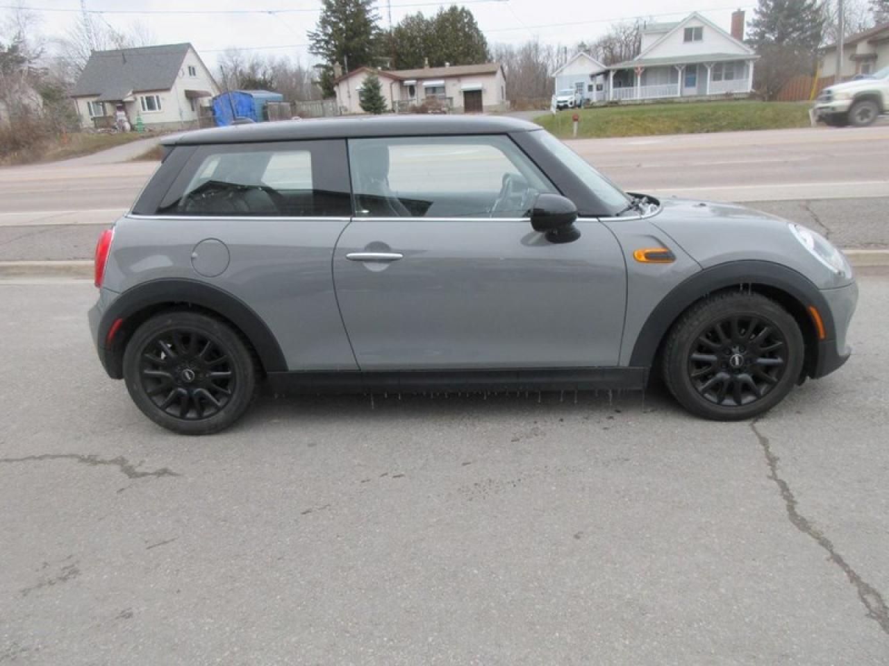 2016 MINI Cooper  Photo
