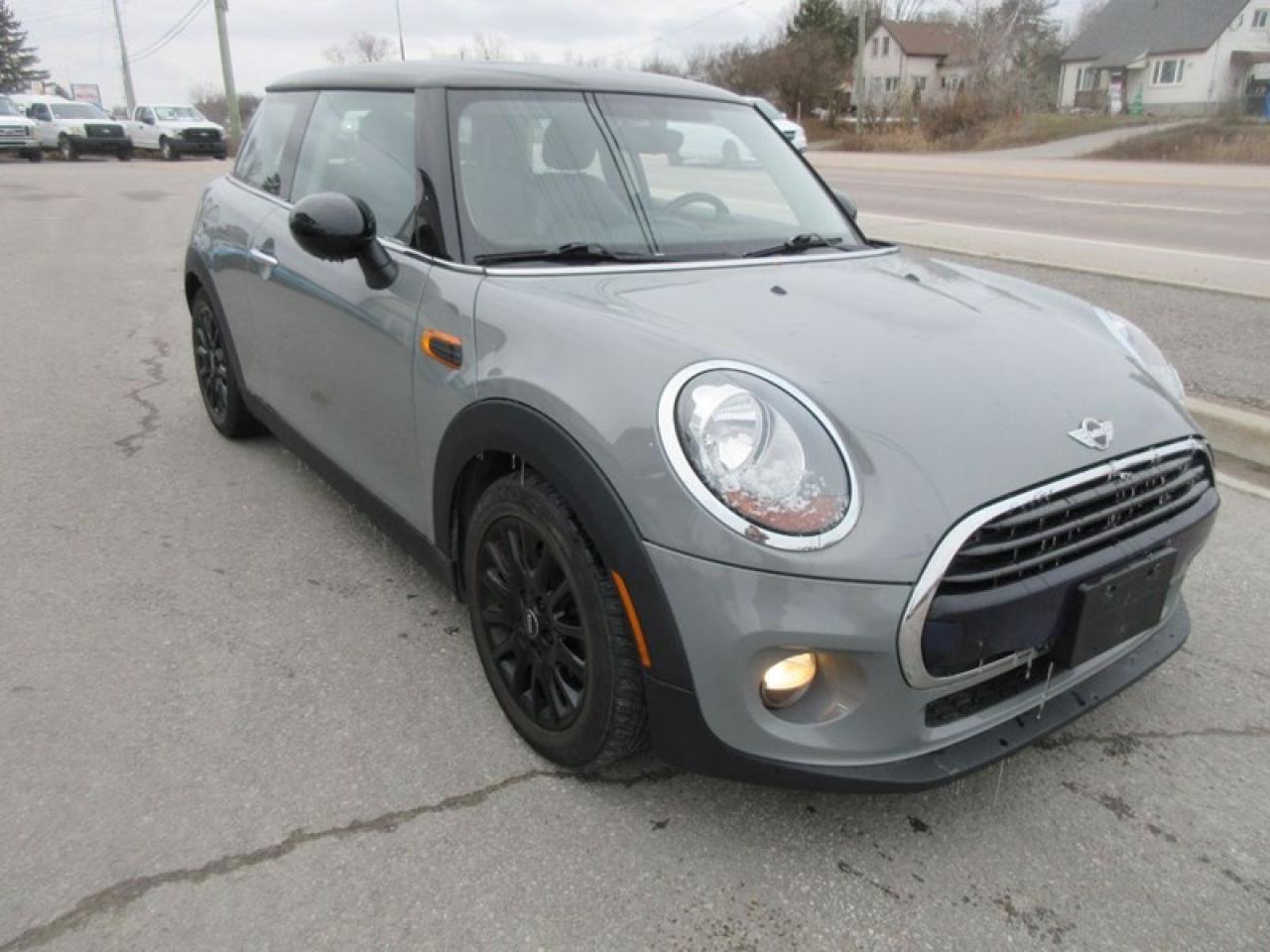 2016 MINI Cooper  Photo