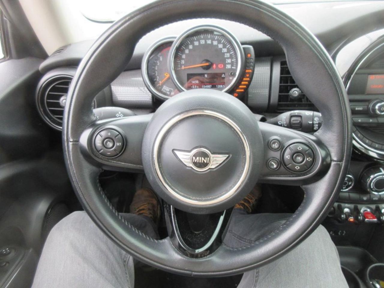 2016 MINI Cooper  Photo