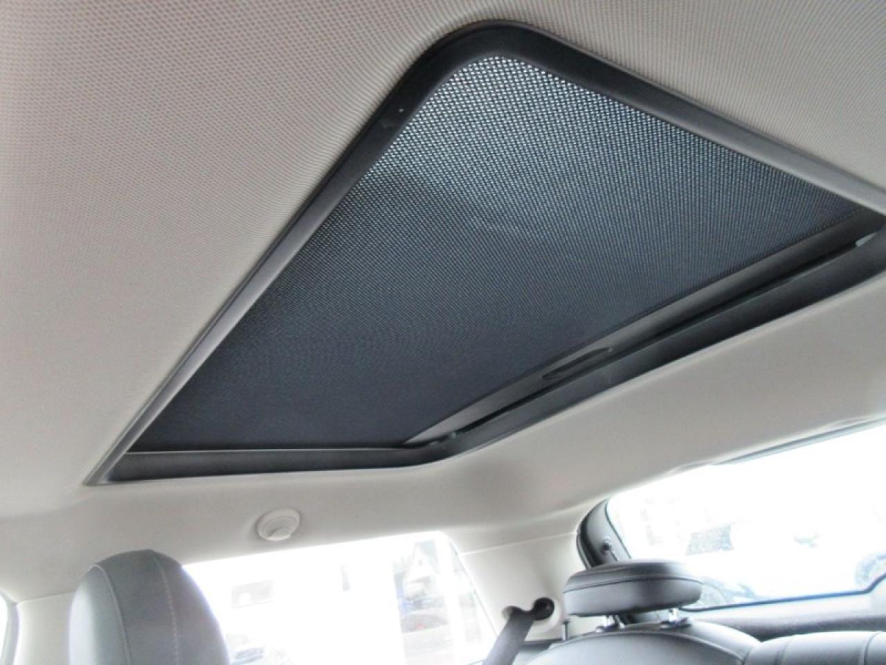 2016 MINI Cooper  Photo