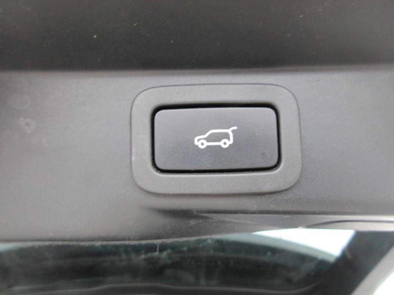 2016 Land Rover Range Rover Sport 5.0L V8 Supercharged Photo