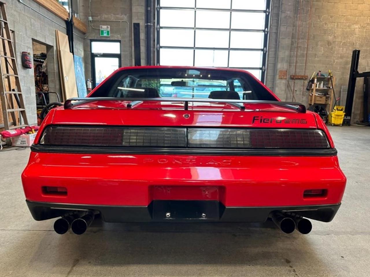 1986 Pontiac Fiero SE Photo
