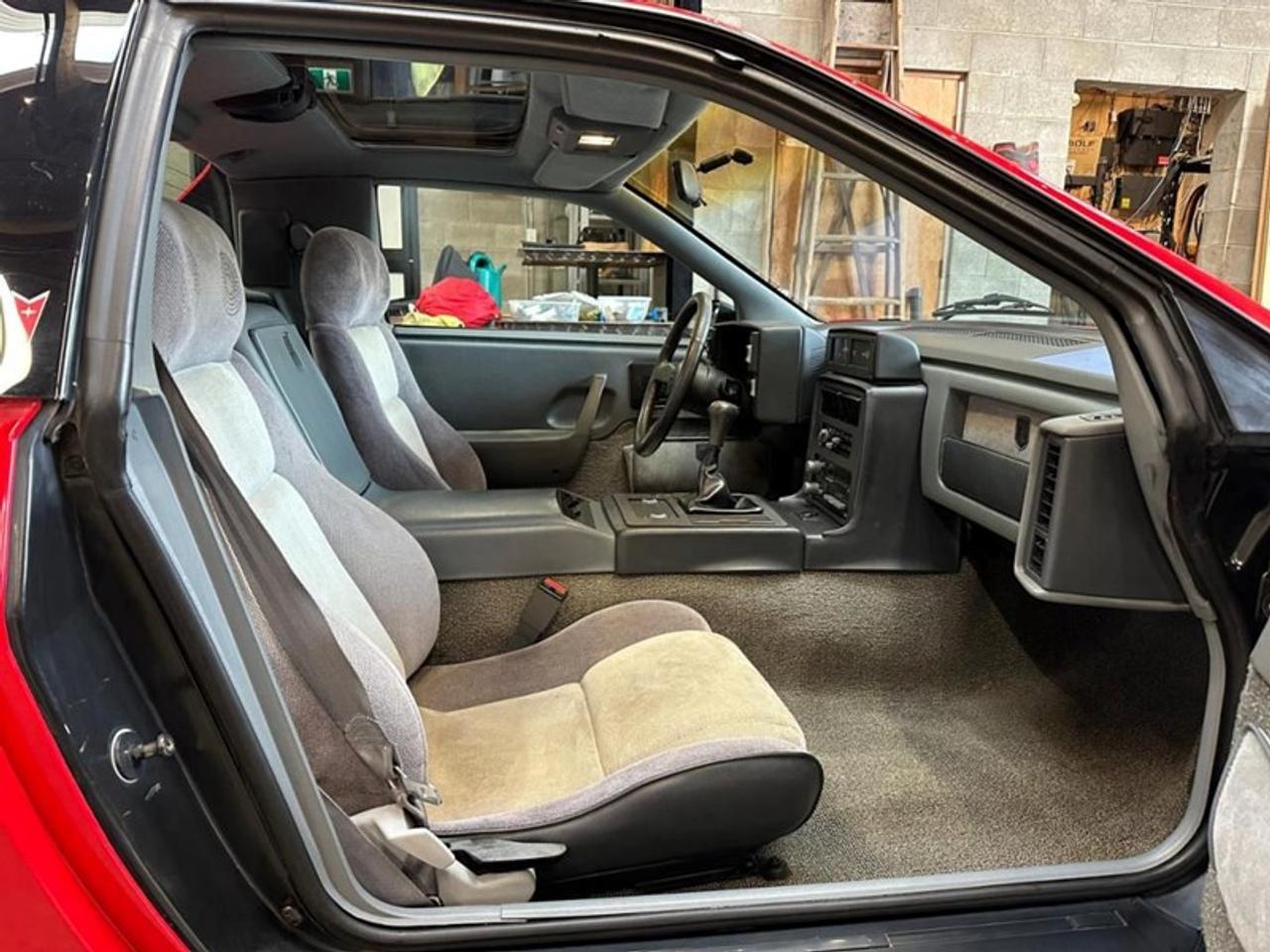 1986 Pontiac Fiero SE Photo