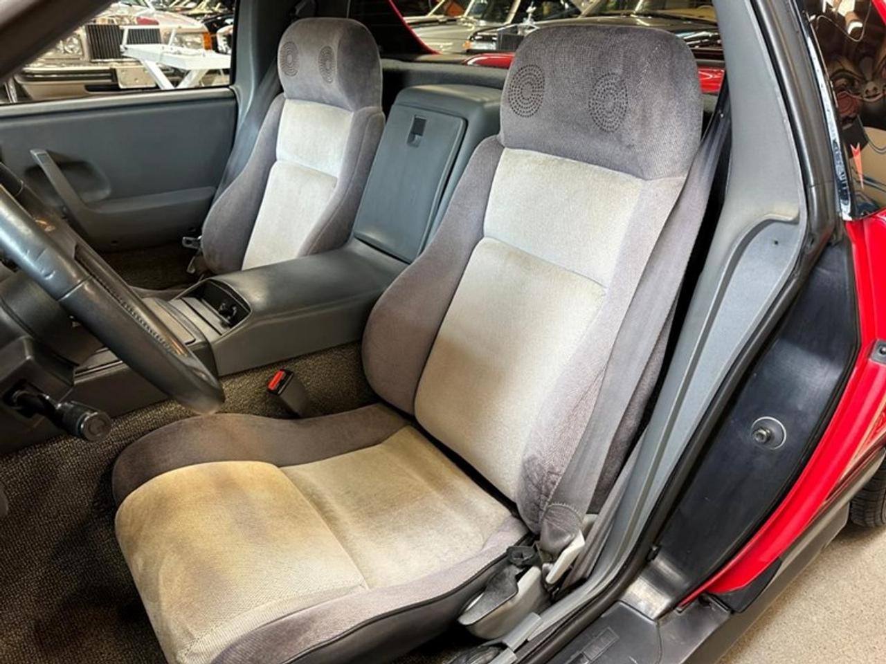 1986 Pontiac Fiero SE Photo