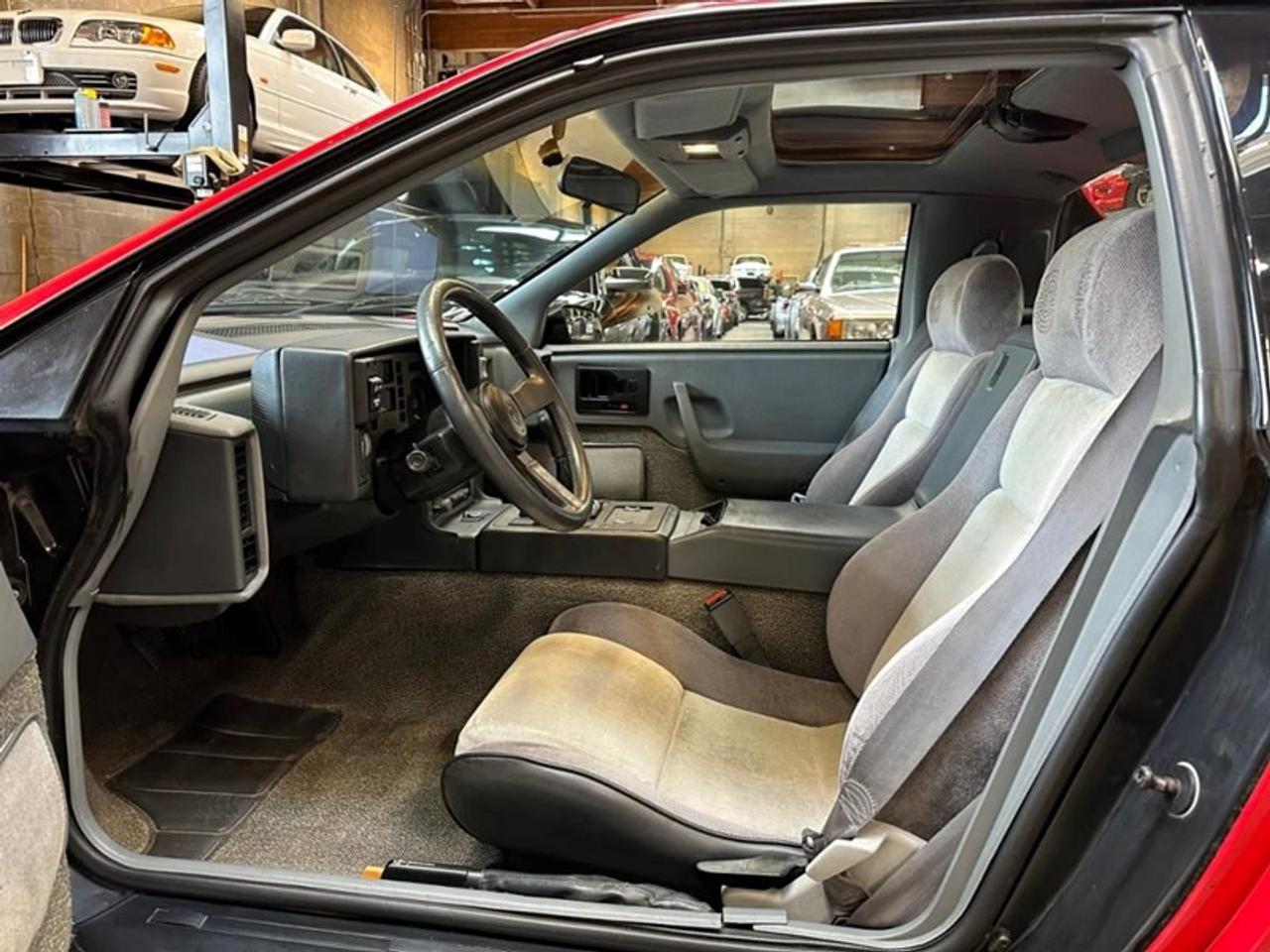 1986 Pontiac Fiero SE Photo