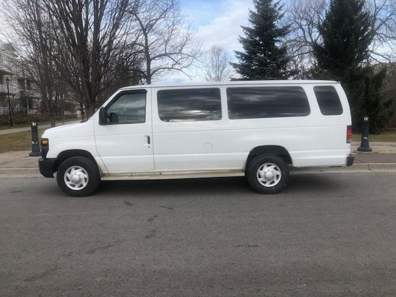2008 Ford Econoline E-350 Super Duty Photo