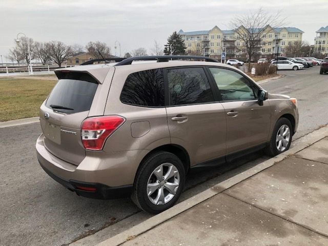 2015 Subaru Forester 2.5i Photo