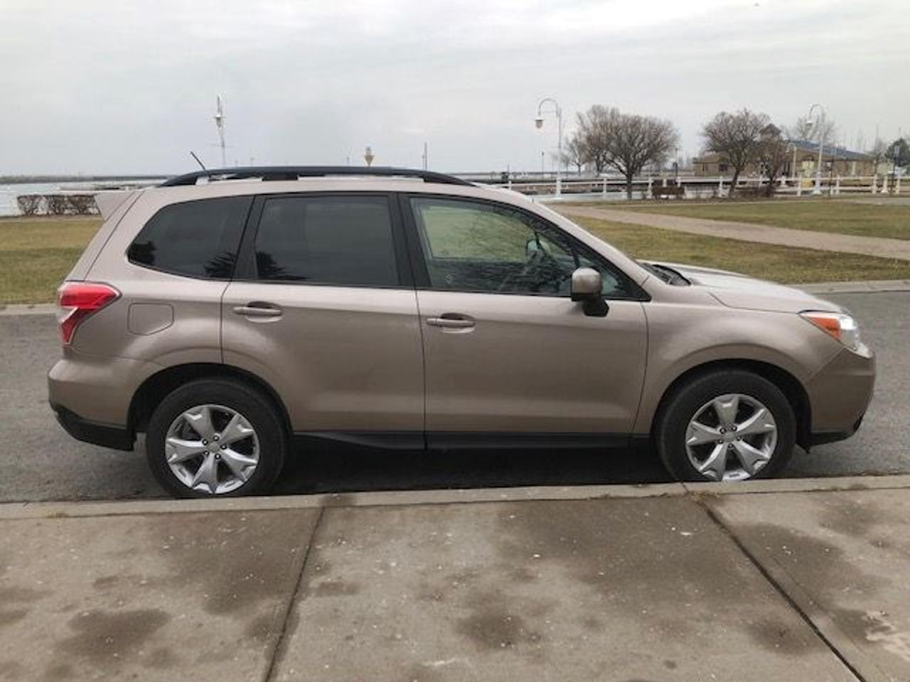 2015 Subaru Forester 2.5i Photo