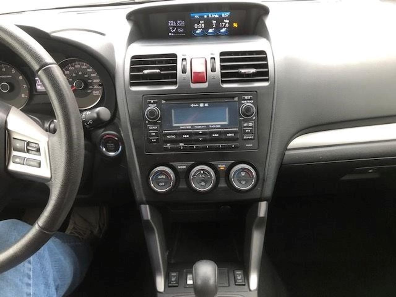 2015 Subaru Forester 2.5i Photo