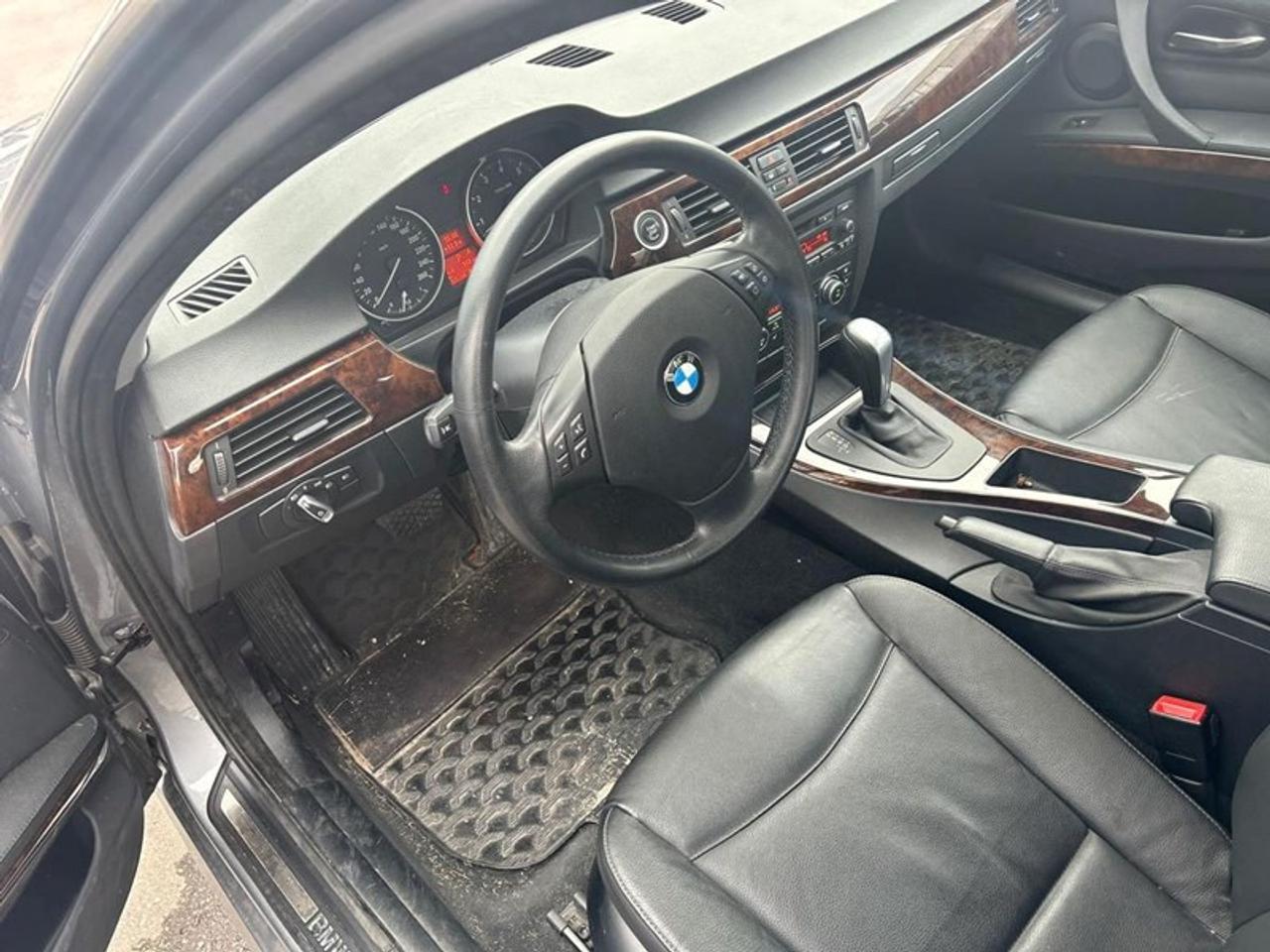 2010 BMW 3 Series 328i xDrive Photo