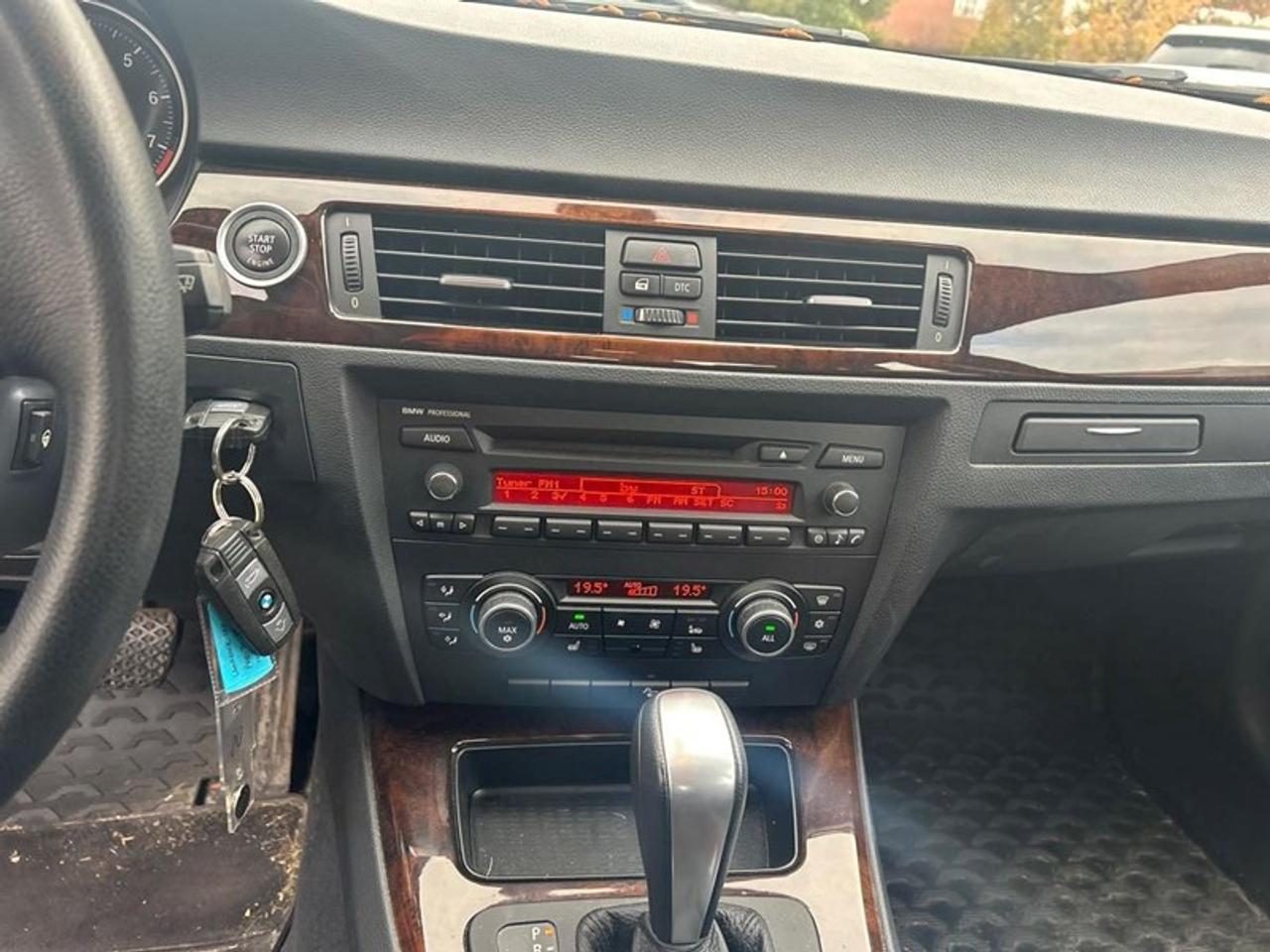 2010 BMW 3 Series 328i xDrive Photo