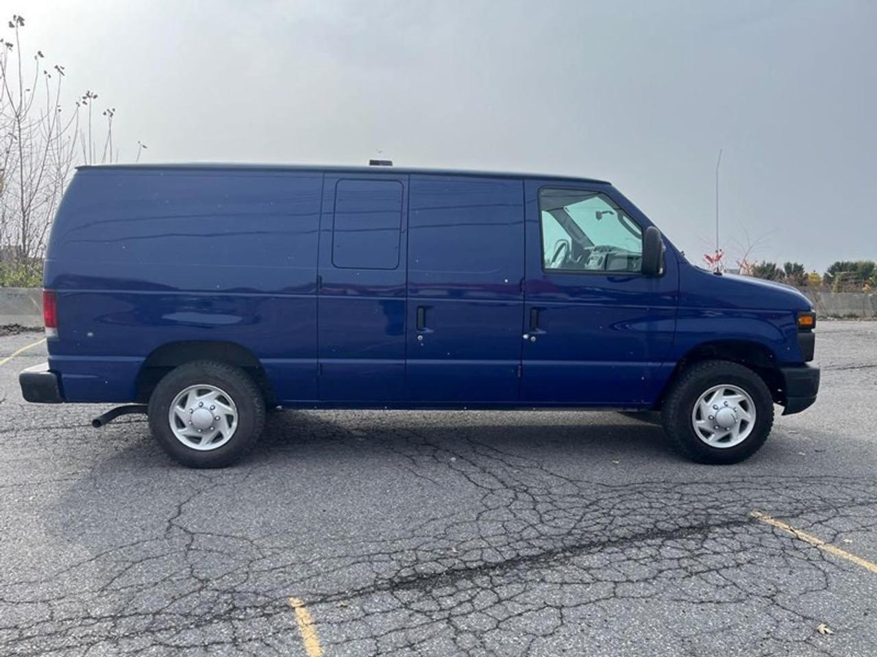 2013 Ford Econoline E-150 Photo