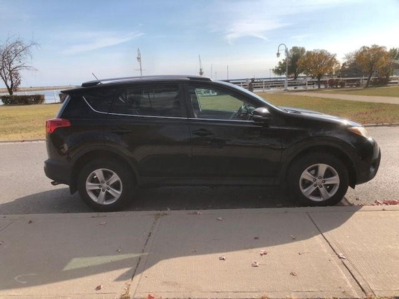 2013 Toyota RAV4 XLE Photo