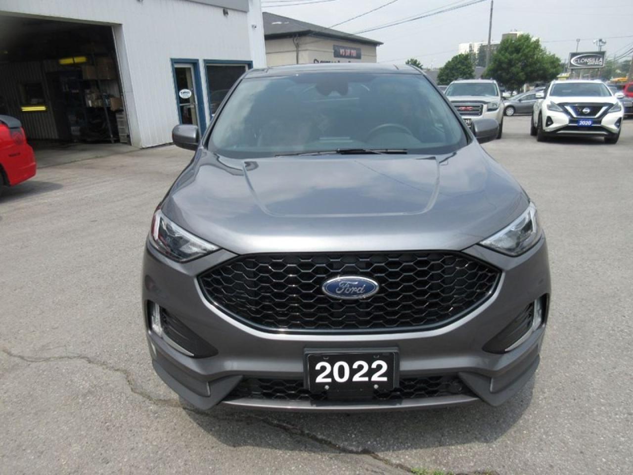 2022 Ford Edge  Photo3