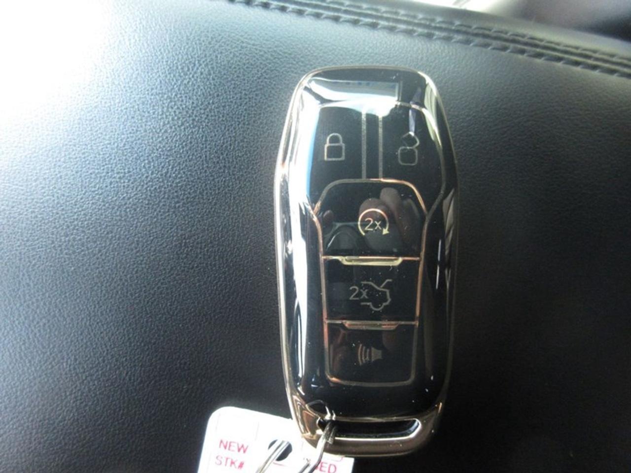 2016 Lincoln MKX Reserve Photo