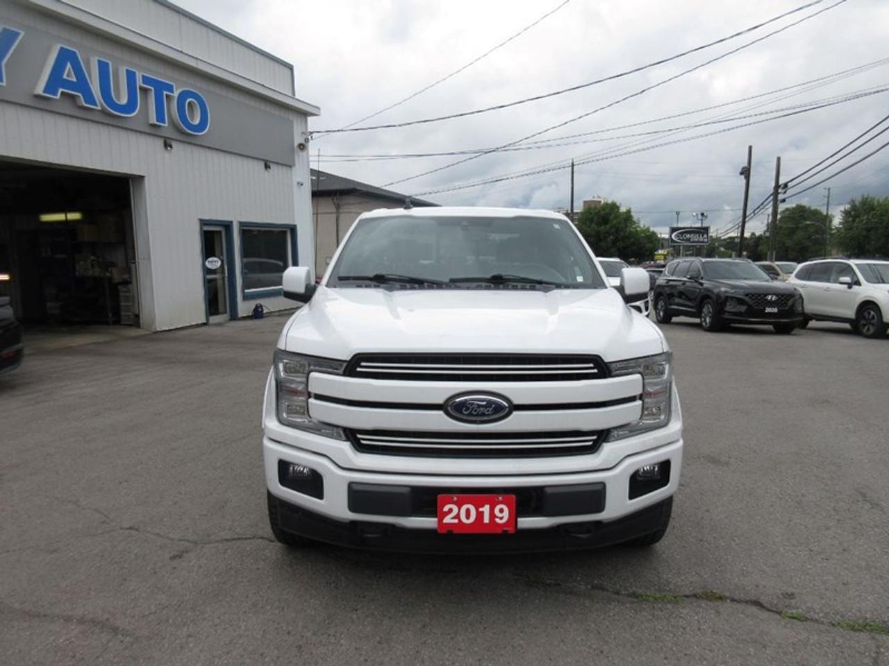 2019 Ford F-150 Lariat   5.5-ft.Bed Photo3