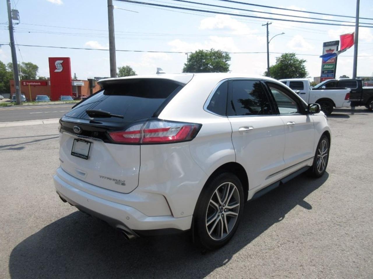 2019 Ford Edge Titanium Photo