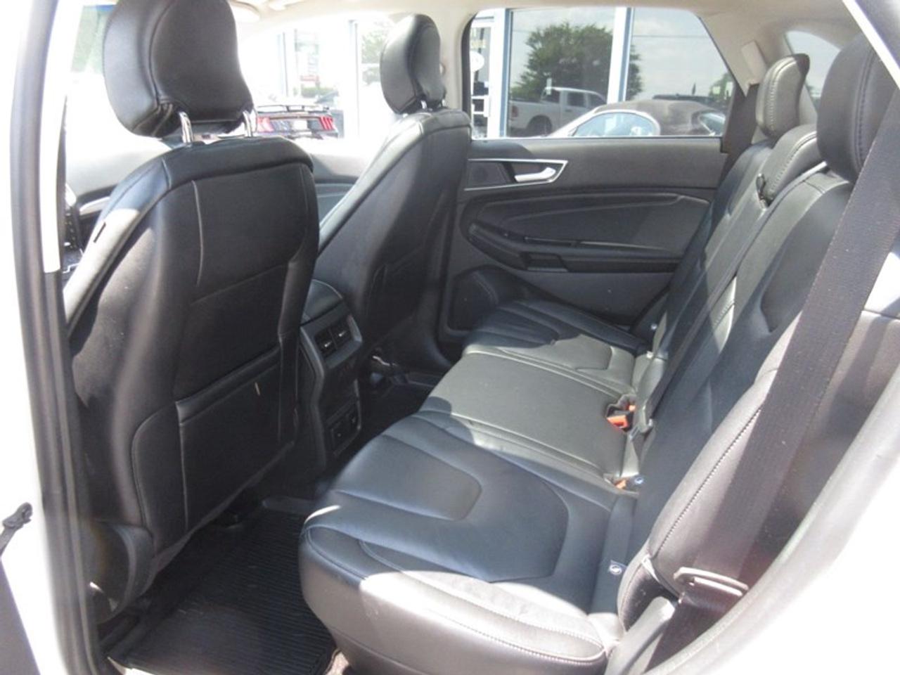 2019 Ford Edge Titanium Photo