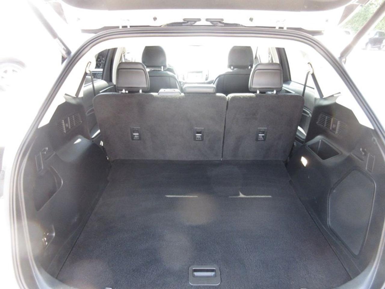 2019 Ford Edge Titanium Photo