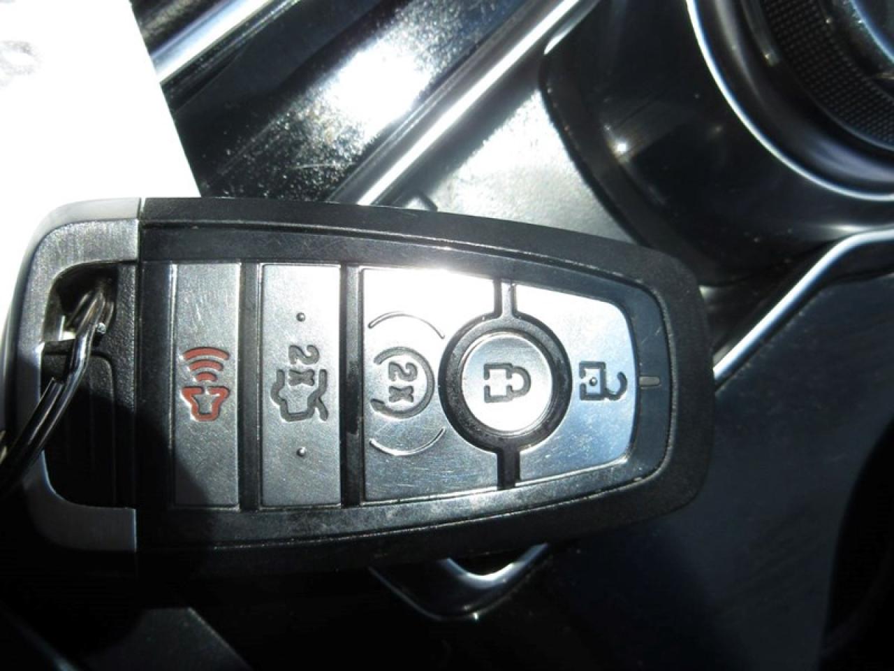 2019 Ford Edge Titanium Photo