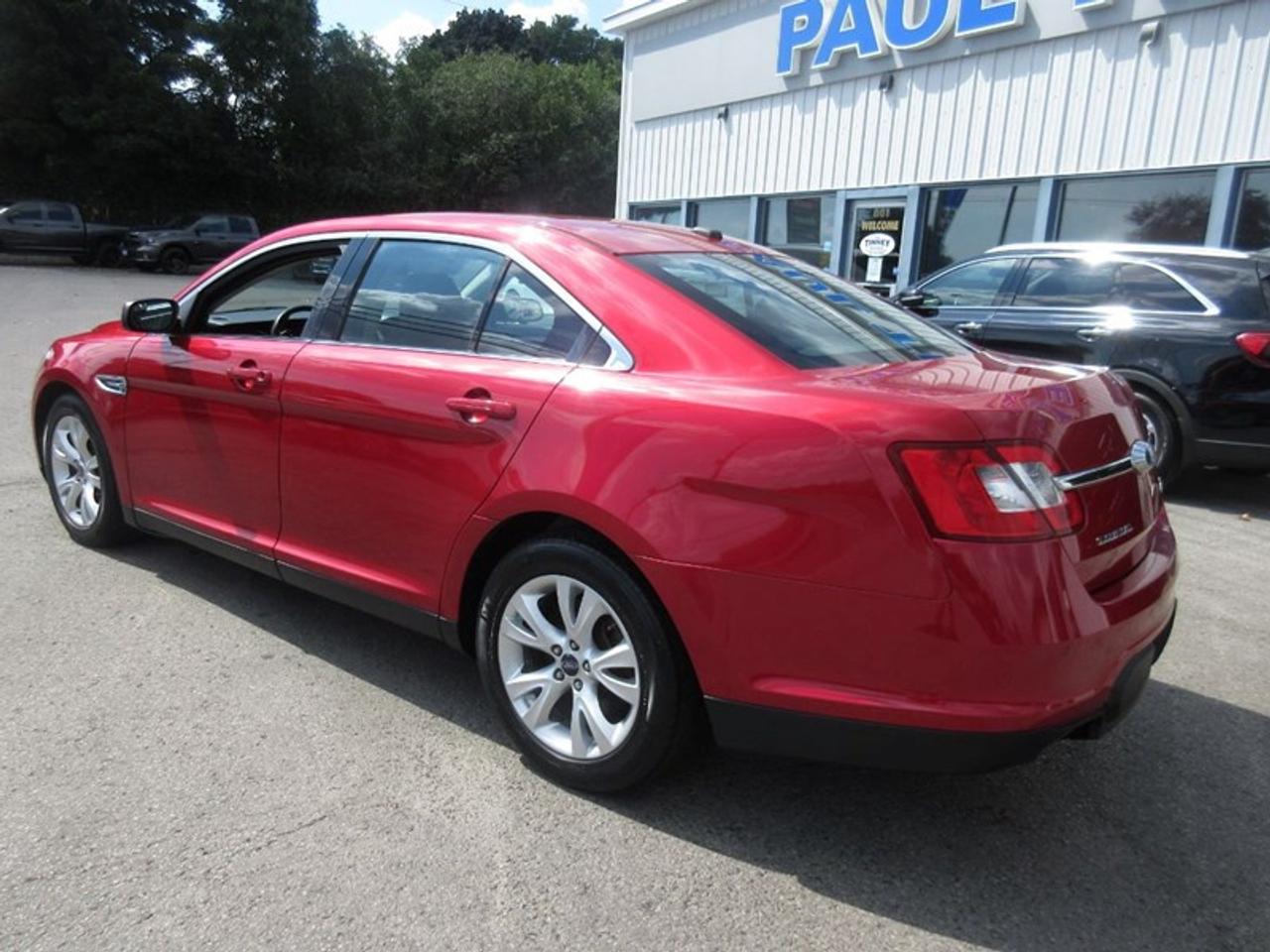 2012 Ford Taurus SEL Photo