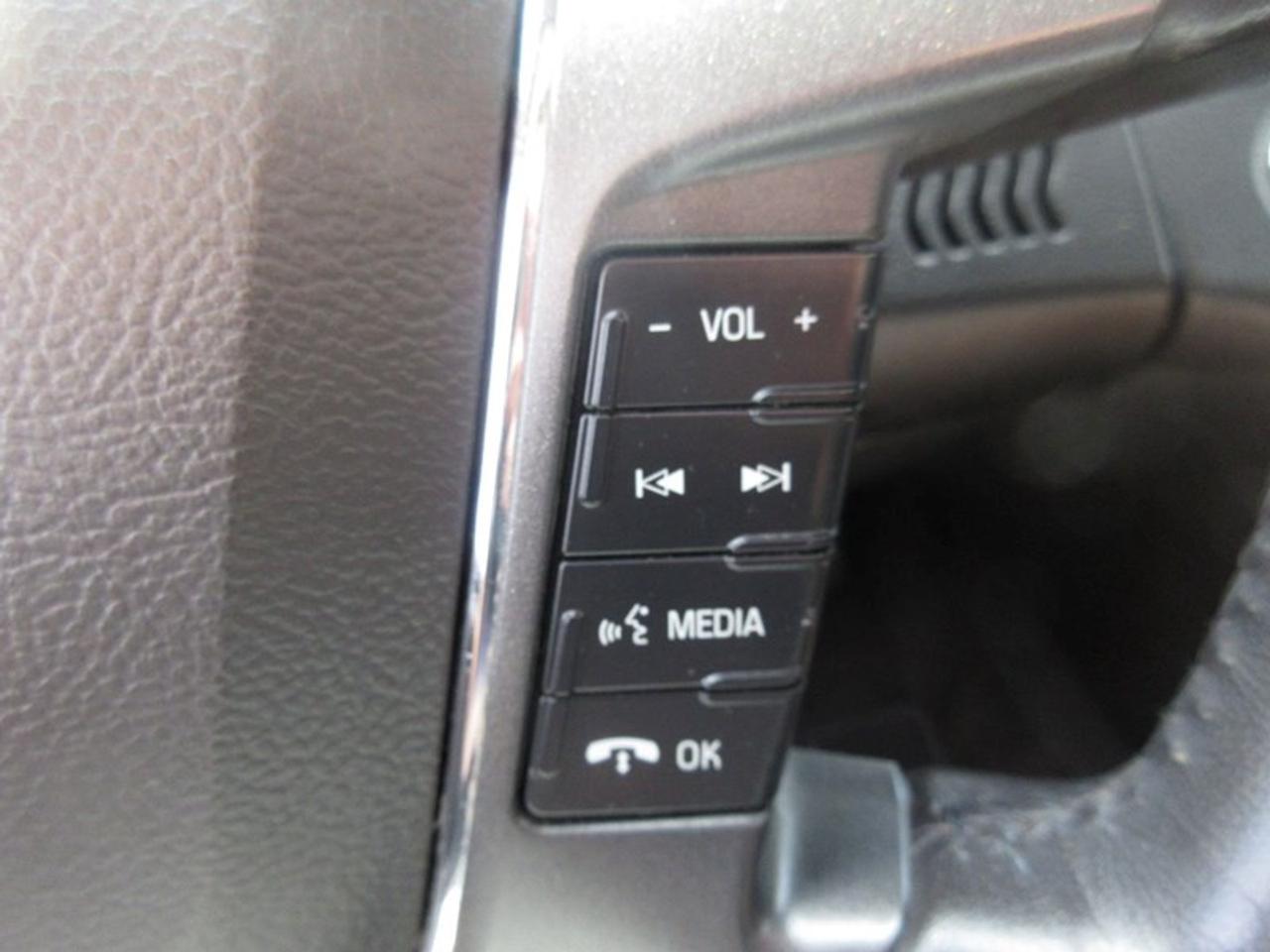 2012 Ford Taurus SEL Photo