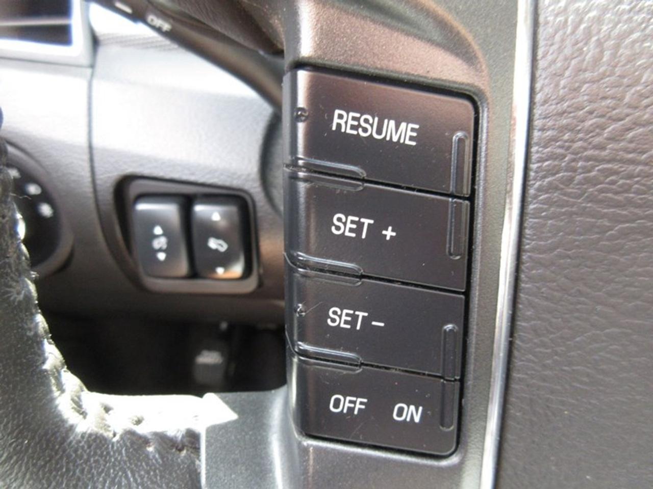 2012 Ford Taurus SEL Photo