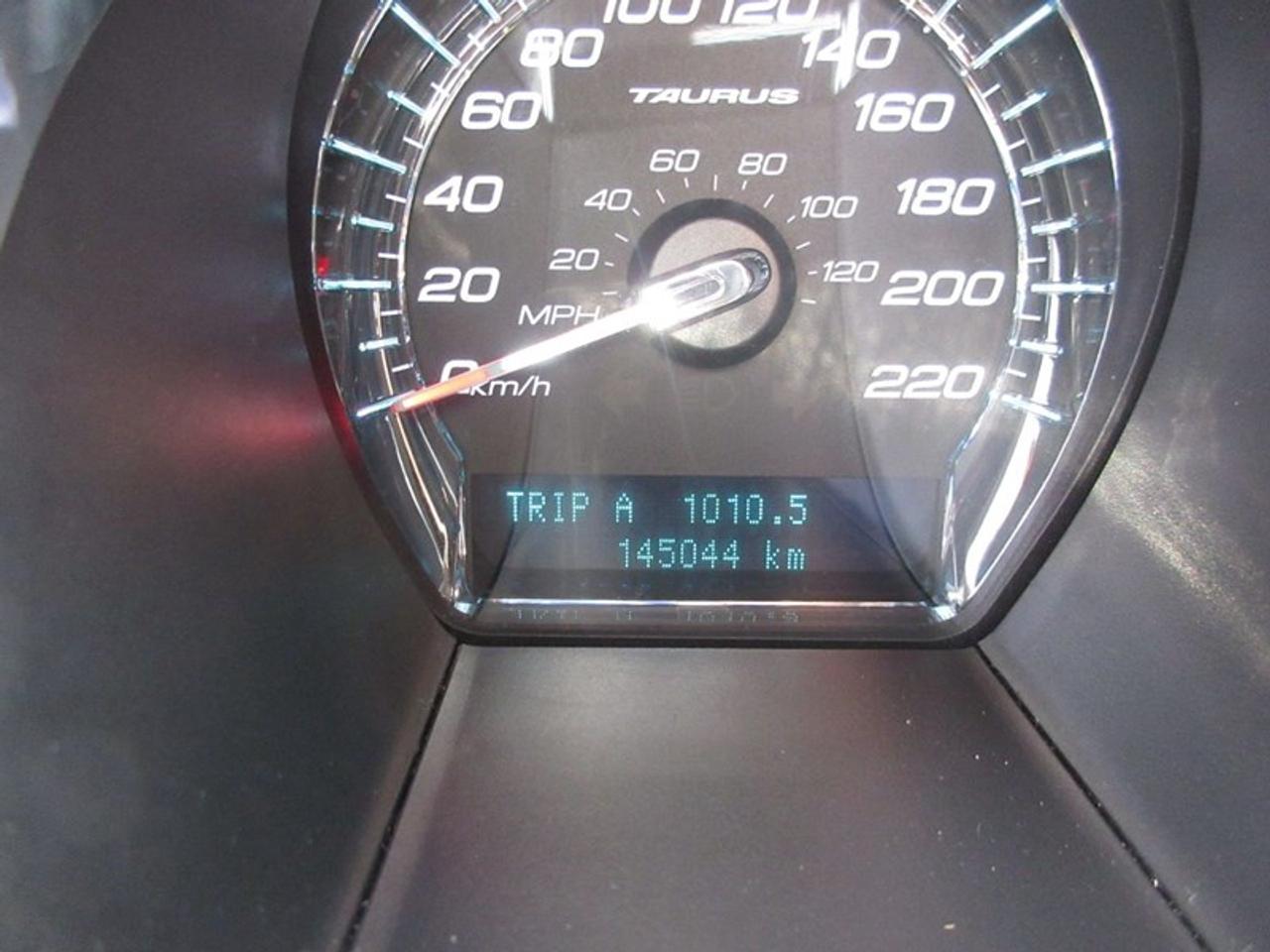 2012 Ford Taurus SEL Photo