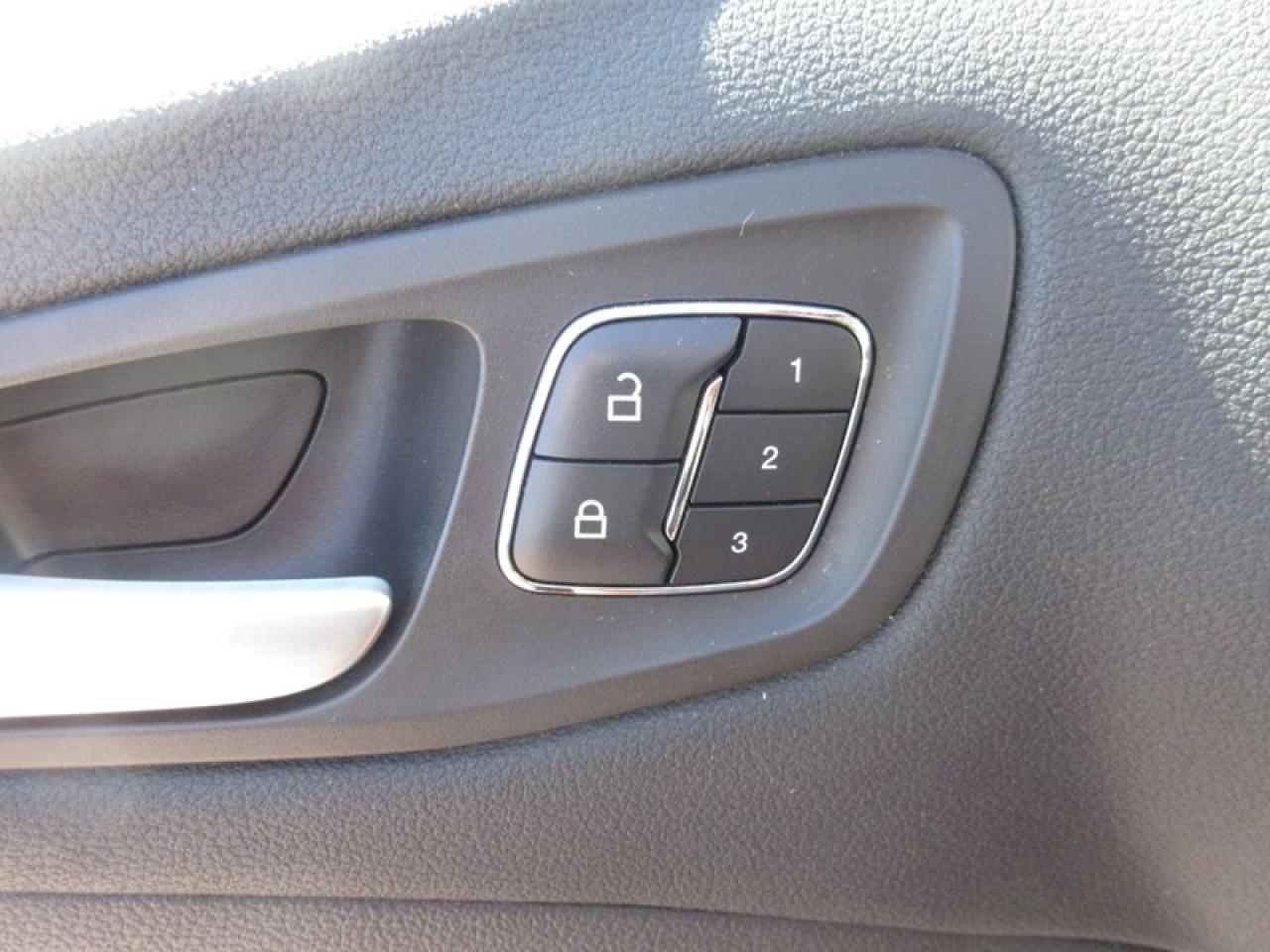 2016 Ford Escape Titanium Photo