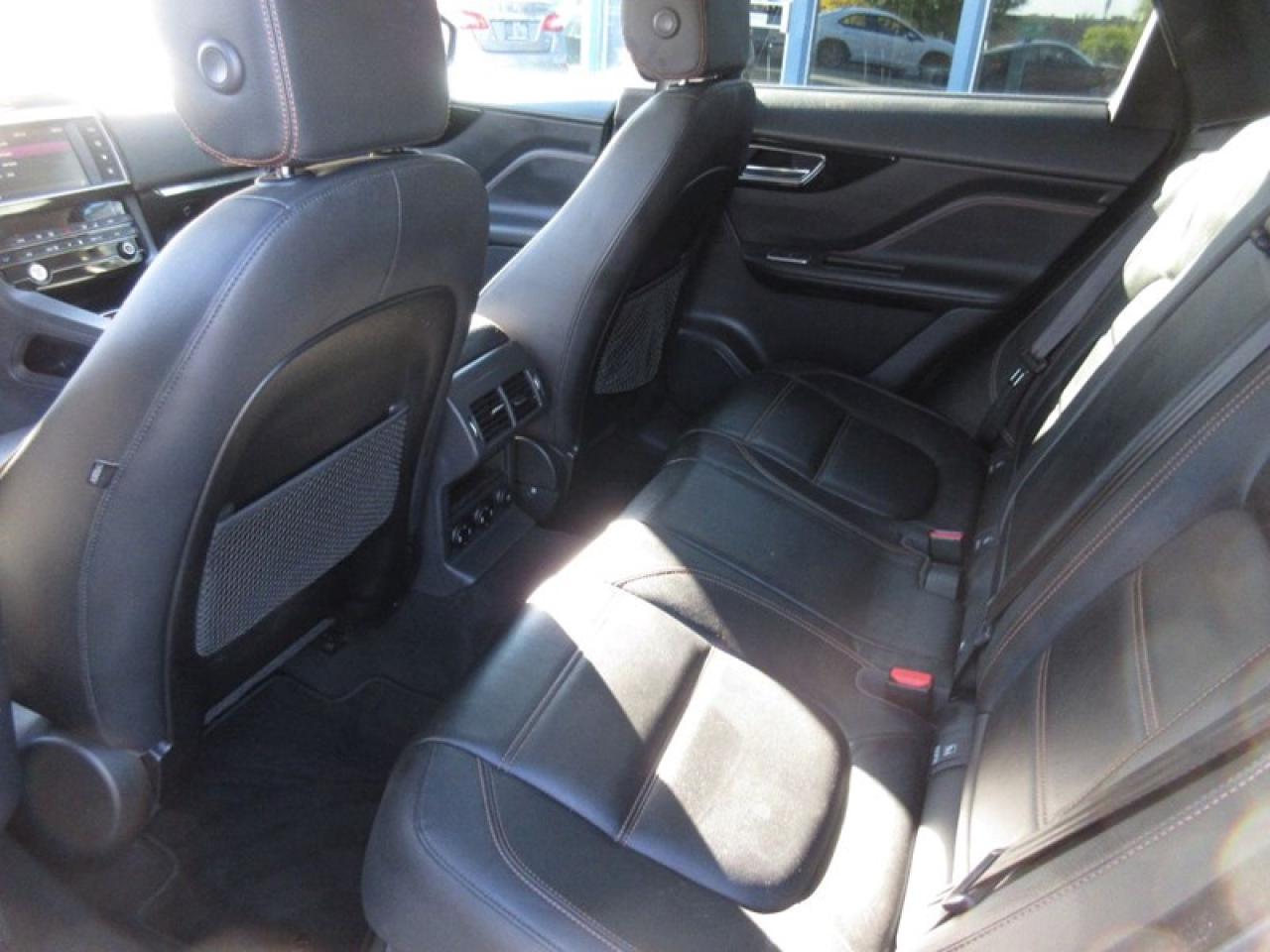 2018 Jaguar F-PACE 2.0T Prestige Photo