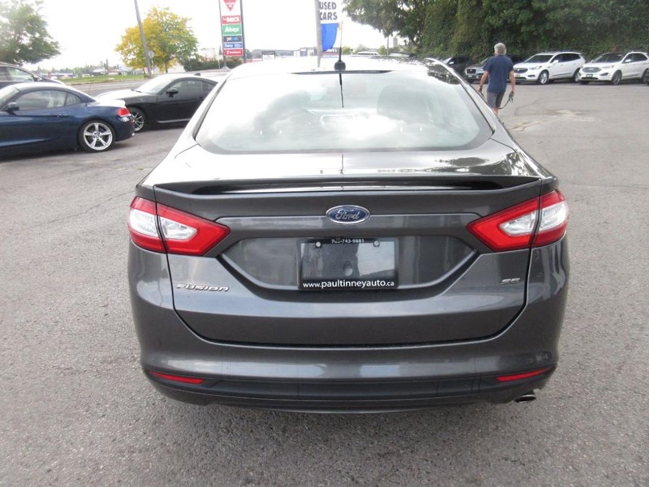2016 Ford Fusion SE Photo
