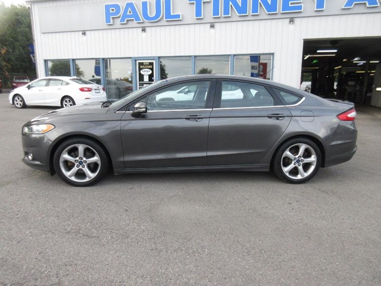 2016 Ford Fusion SE Photo