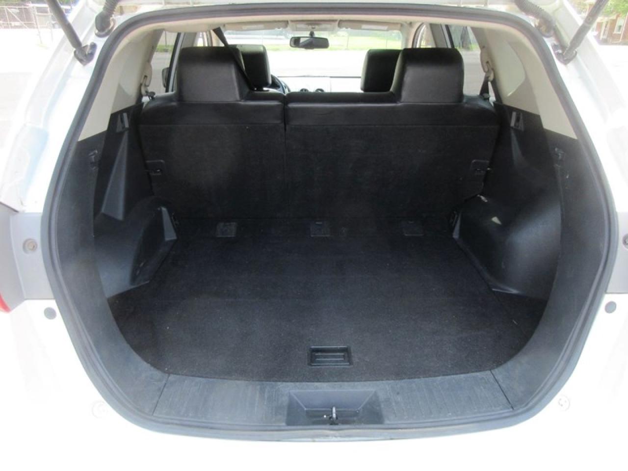 2011 Nissan Rogue SV AWD Photo