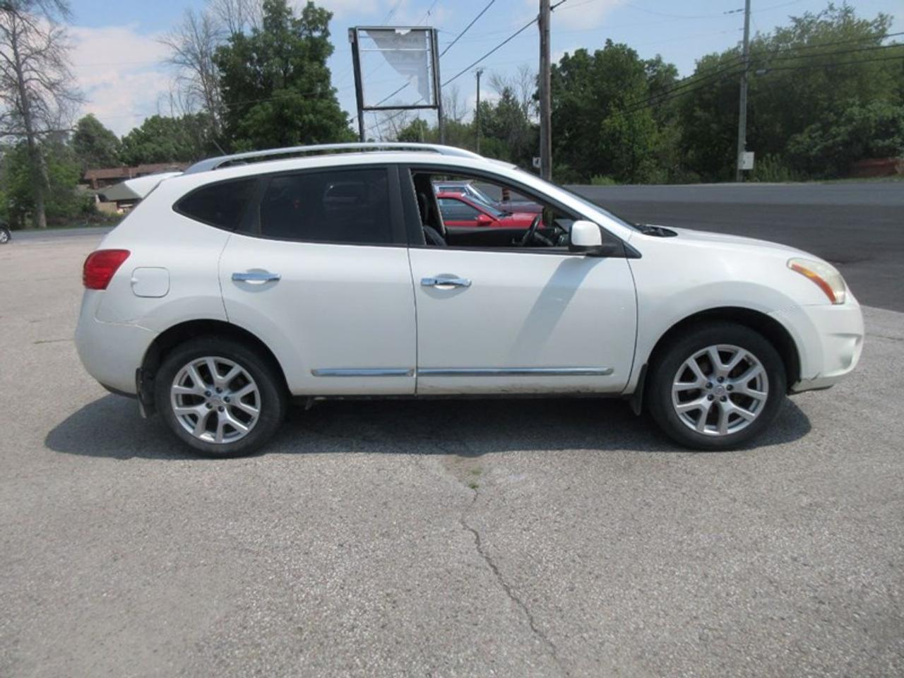 2011 Nissan Rogue SV AWD Photo