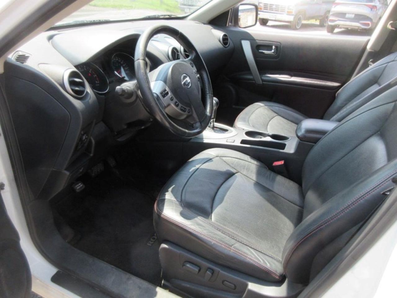 2011 Nissan Rogue SV AWD Photo