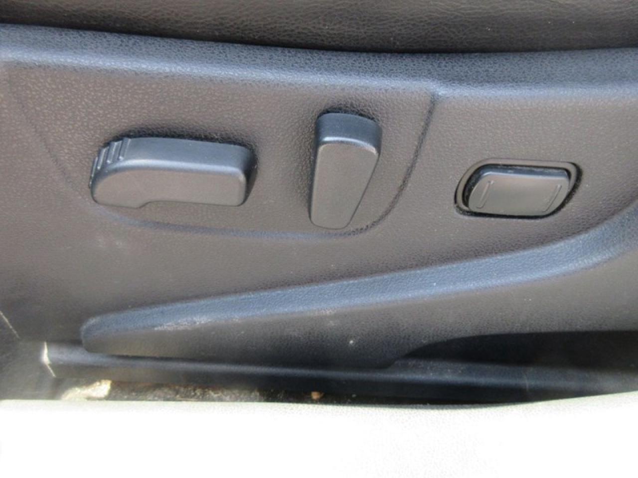 2011 Nissan Rogue SV AWD Photo