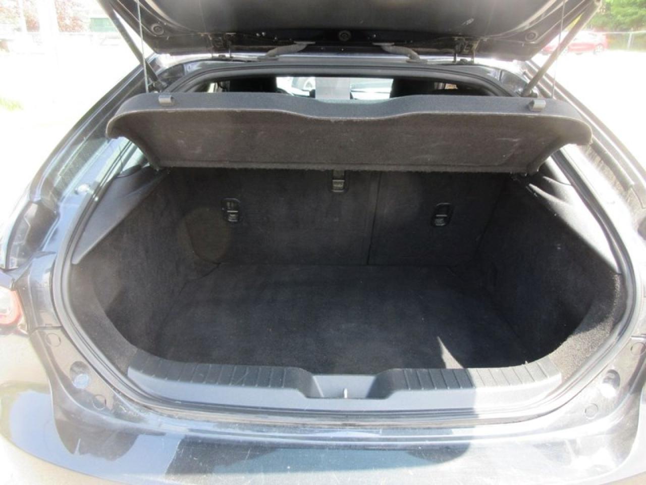 2019 Mazda MAZDA3 GS SPORT Photo4