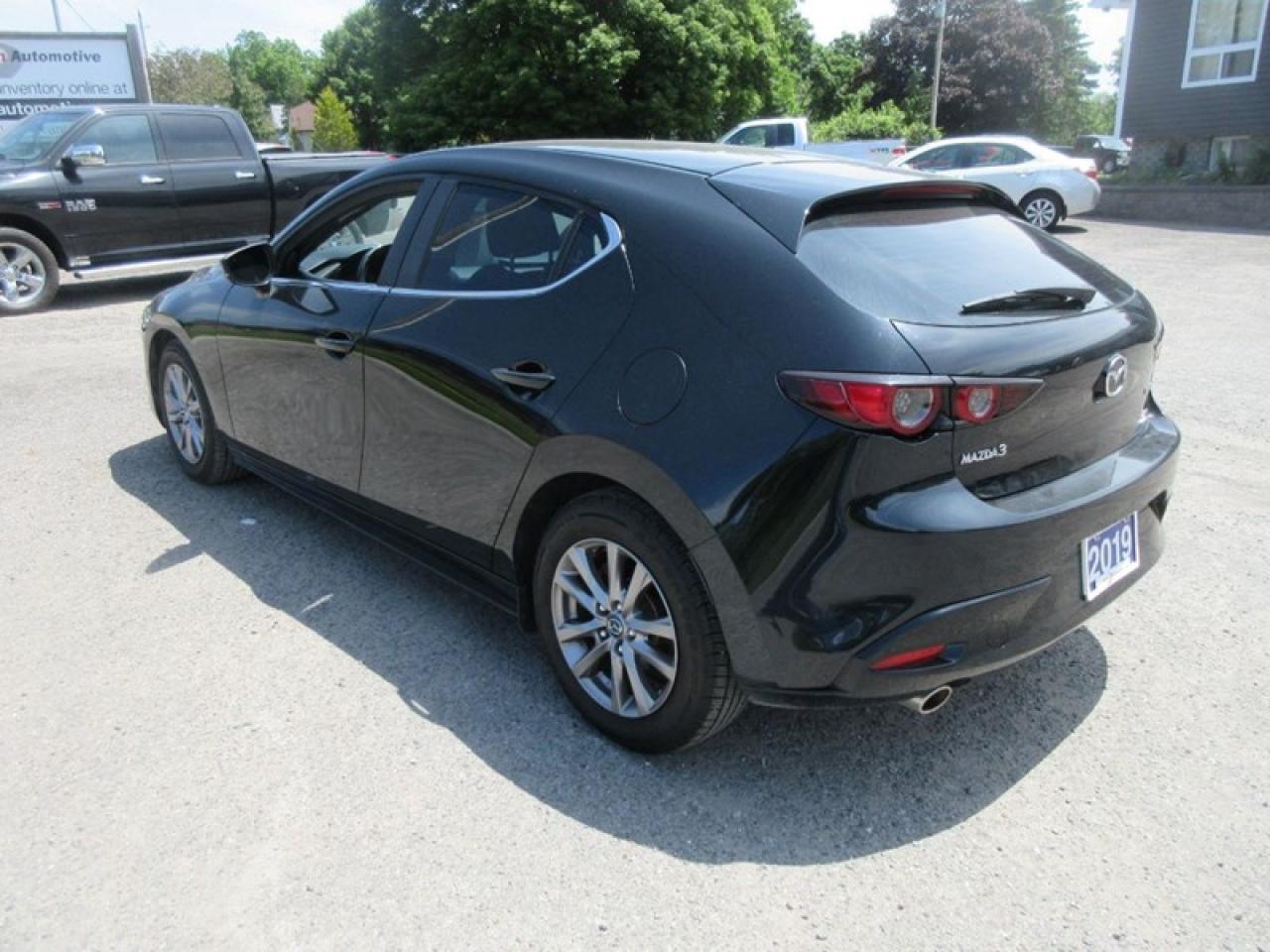 2019 Mazda MAZDA3 GS SPORT Photo2