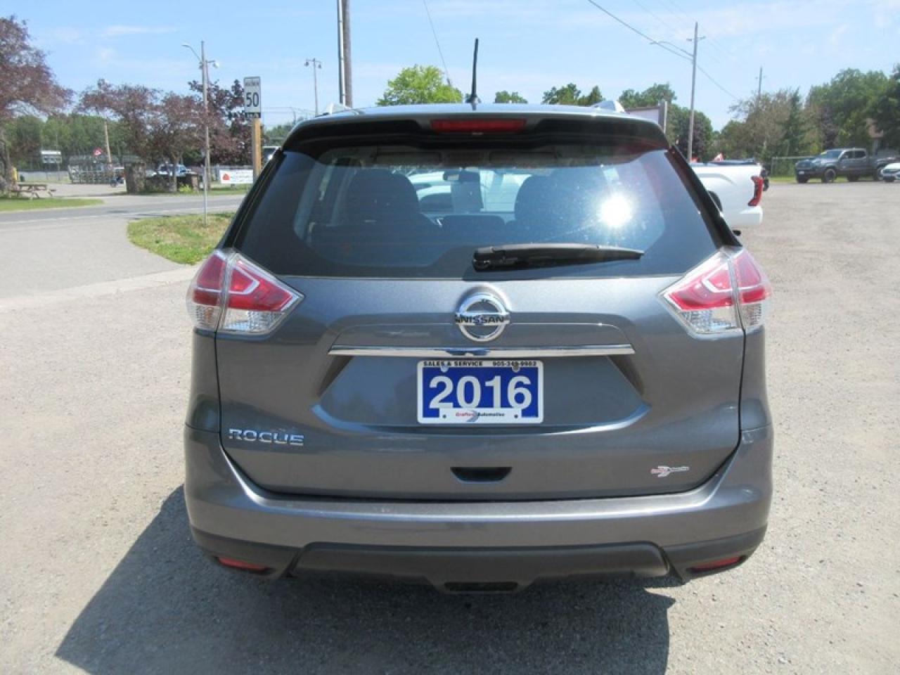 2016 Nissan Rogue S Photo