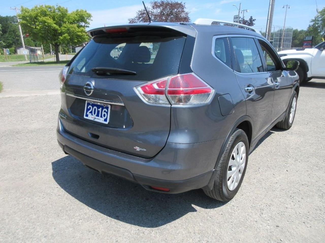 2016 Nissan Rogue S Photo