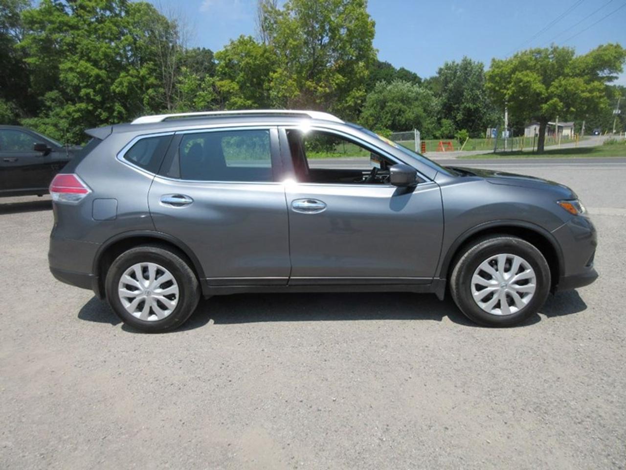 2016 Nissan Rogue S Photo