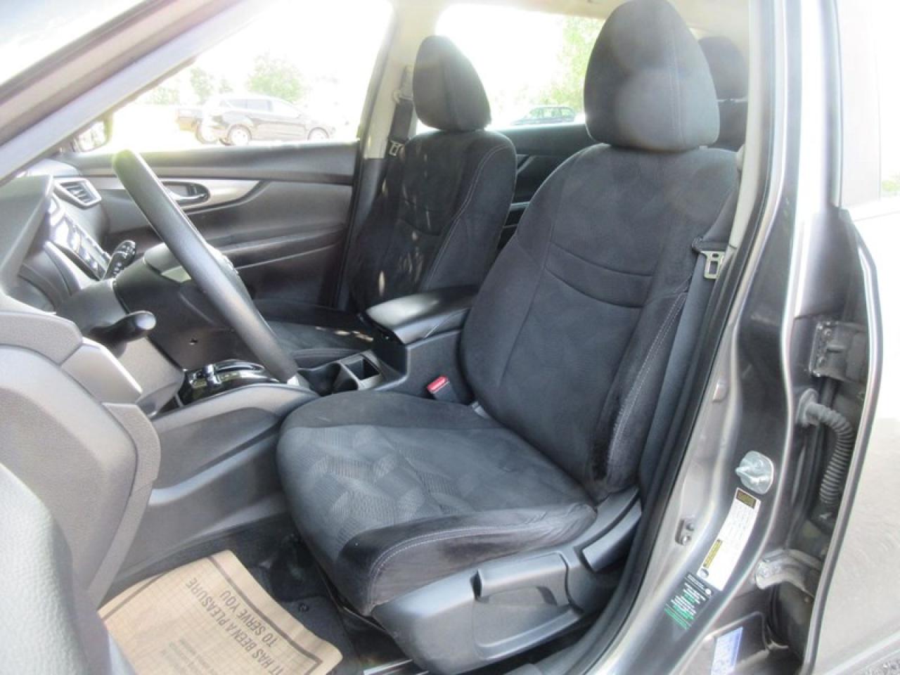 2016 Nissan Rogue S Photo