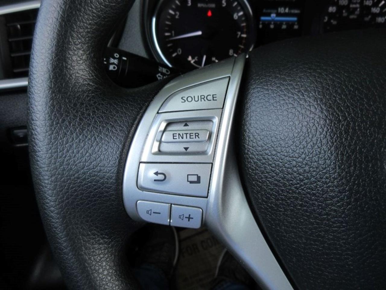 2016 Nissan Rogue S Photo