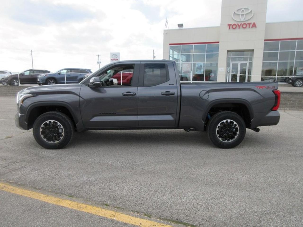 2024 Toyota Tundra SR5 Double Cab Photo1