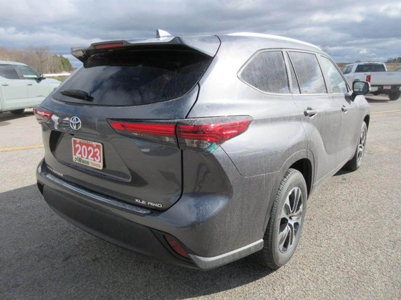 2023 Toyota Highlander XLE AWD Photo