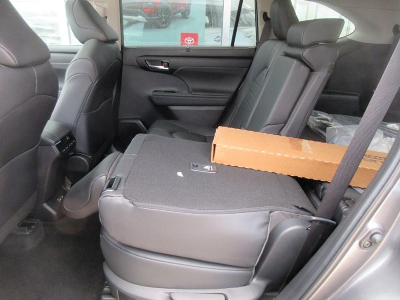 2023 Toyota Highlander XLE AWD Photo