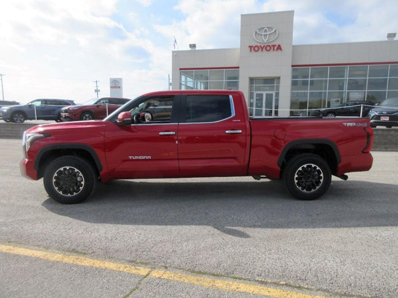 2024 Toyota Tundra Limited CREW MAX Photo